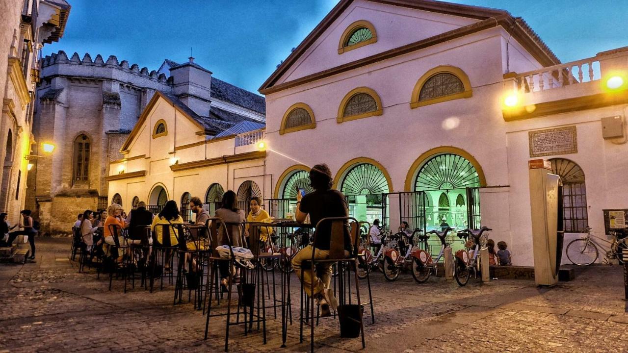 Pasaje De Amores Der - Descanso En Casa Y Vida Cultural Y Monumentos 4 Px Sevilla Exterior foto